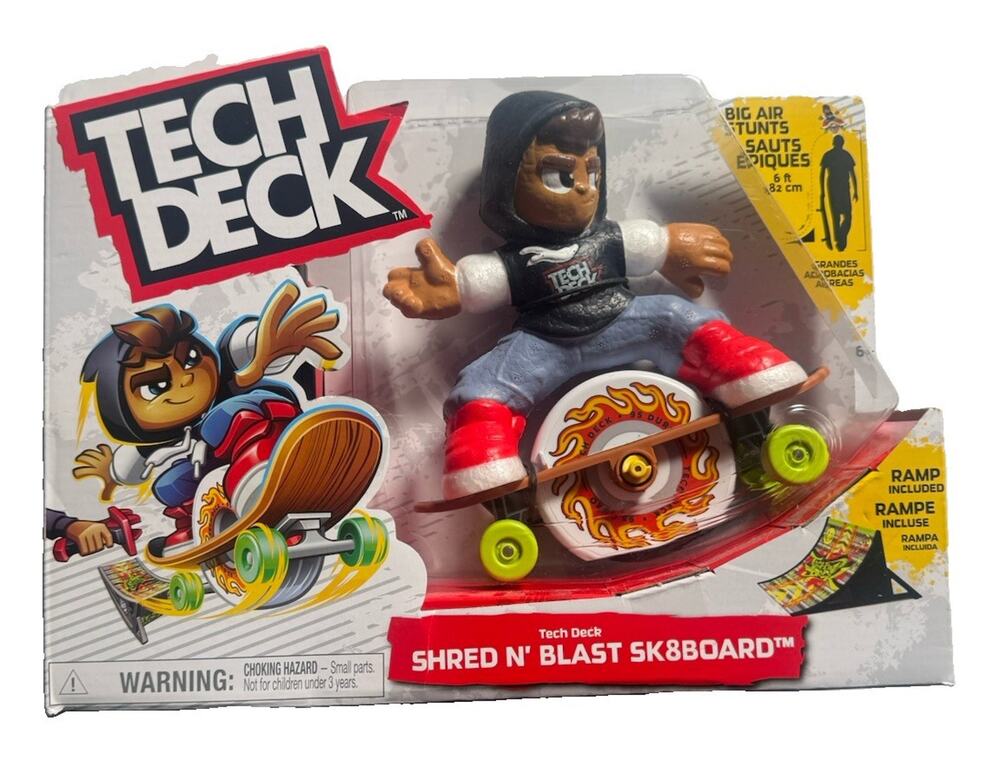 Tech Deck Shred N Blast SK8BOARD Ramp Figure Playset New